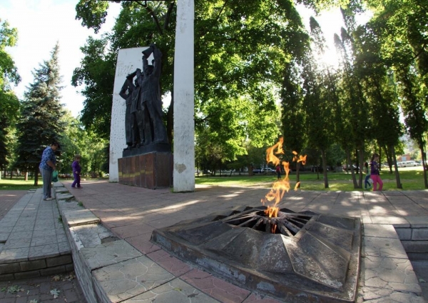 Дорогие друзья!  Сегодня концертная программа в парке Героев Гражданской войны не состоится.