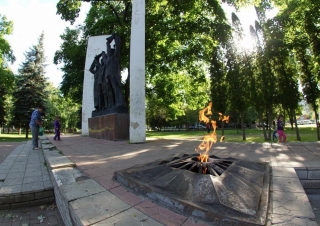 Дорогие друзья!  Сегодня концертная программа в парке Героев Гражданской войны не состоится.