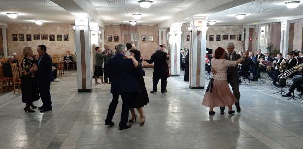 Танцевальные вечера &laquo;Для тех, кому за...&raquo;